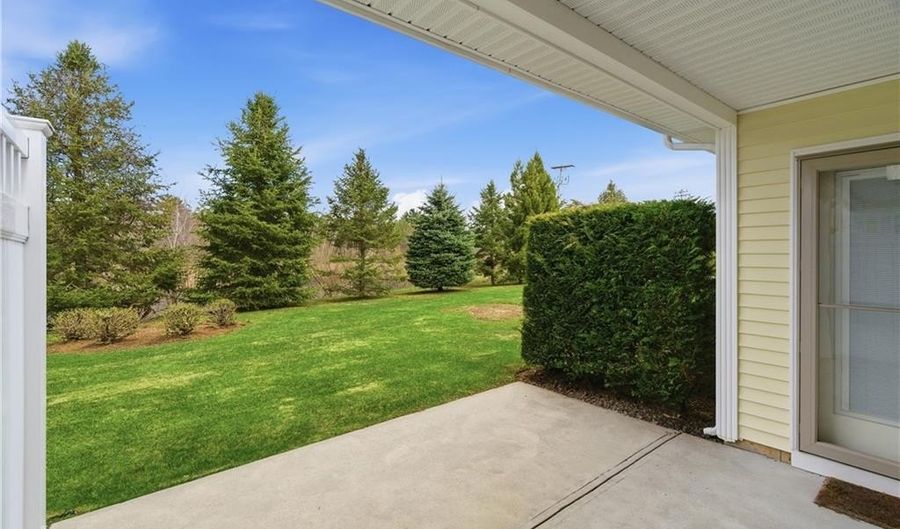 2503 Village Green Cir, Coventry, RI 02816 - 2 Beds, 2 Bath