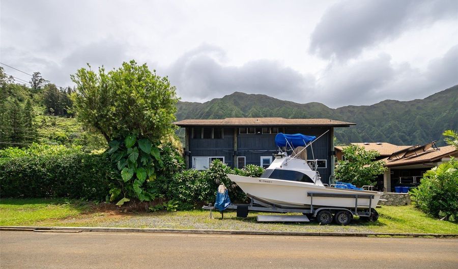 47-585 Ahuimanu Rd, Kaneohe, HI 96744 - 3 Beds, 2 Bath