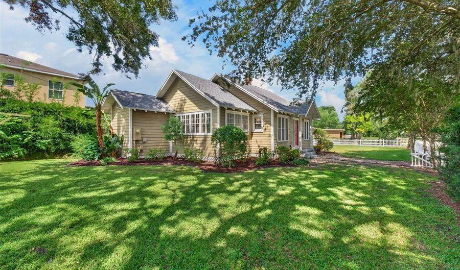 1601 BRYN MAWR St, Orlando, FL 32804 - 2 Beds, 2 Bath