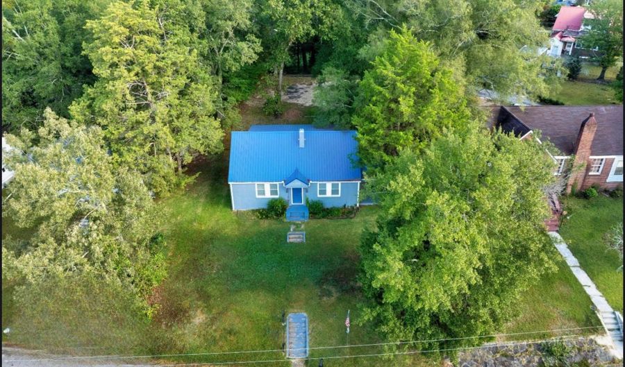 627 SIDNEY Cir, Anniston, AL 36207 - 4 Beds, 2 Bath