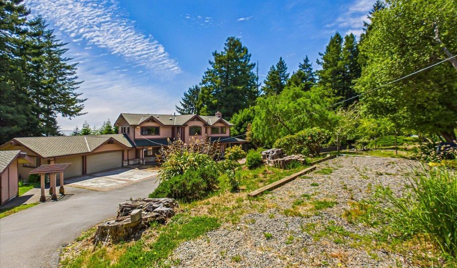 1531 Fickle Hill Rd, Arcata, CA 95521 - 4 Beds, 4 Bath