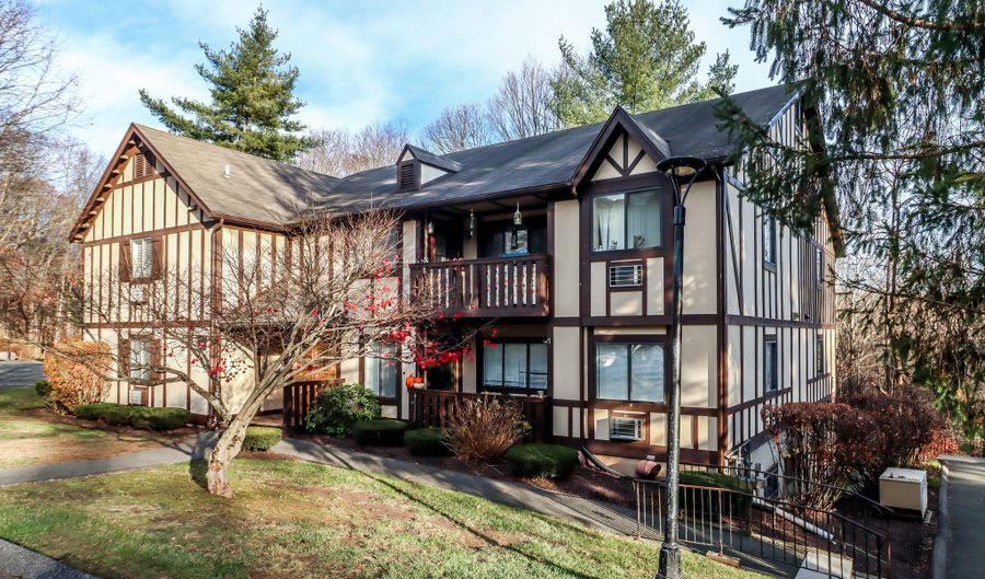 28 Rollingwood Dr 28, Brookfield, CT 06804 - 1 Beds, 1 Bath