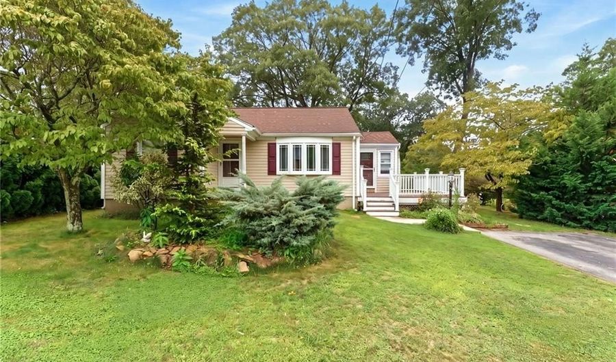 216 Hyde St, Cranston, RI 02920 - 2 Beds, 1 Bath