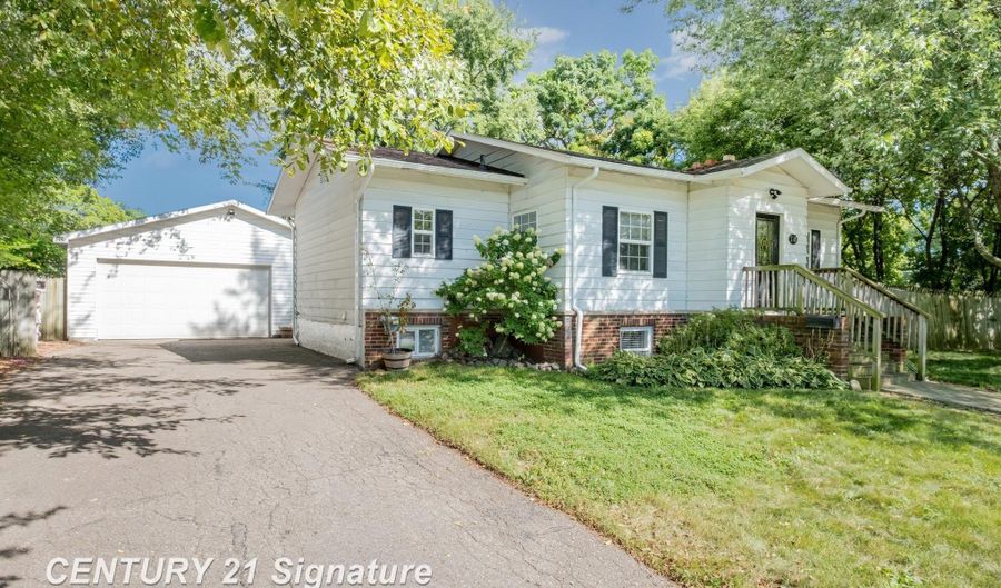 1705 Stocker, Flint, MI 48503 - 2 Beds, 2 Bath