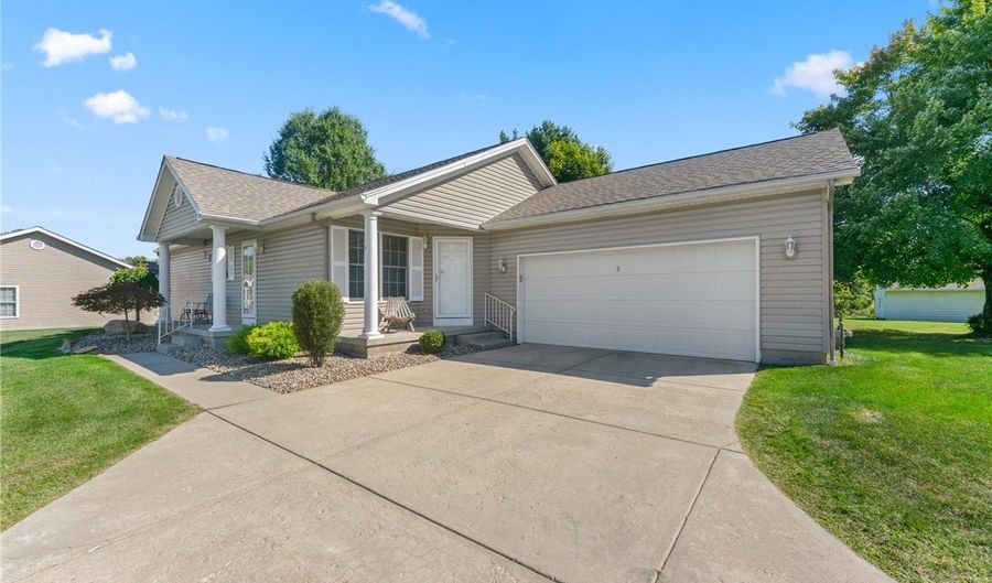 603 S Raccoon Rd 9, Austintown, OH 44515 - 2 Beds, 2 Bath