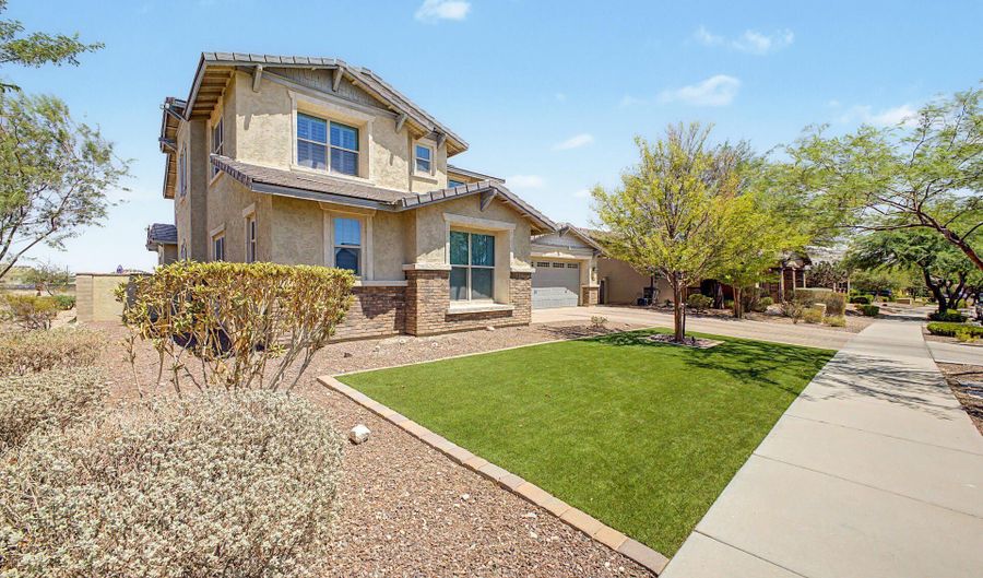 2349 N BEVERLY Pl, Buckeye, AZ 85396 - 5 Beds, 4 Bath