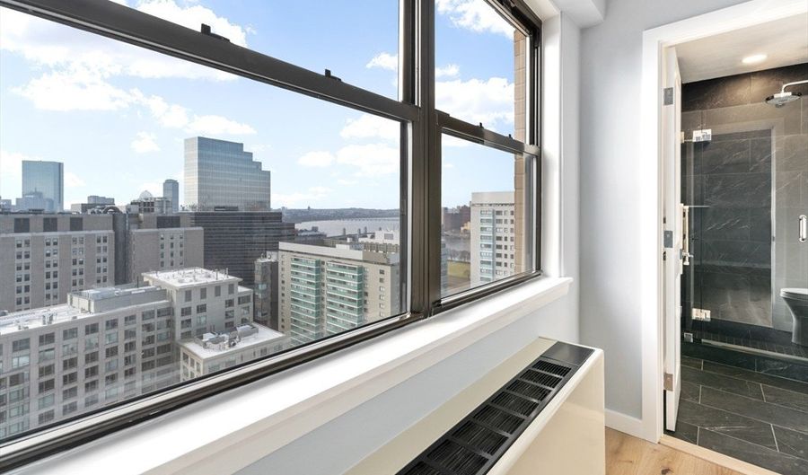 8 Whittier Pl 24E, Boston, MA 02114 - 2 Beds, 2 Bath