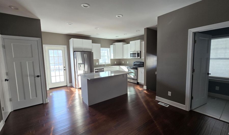 111 Carlin St, Auburn, IN 46706 - 2 Beds, 2 Bath