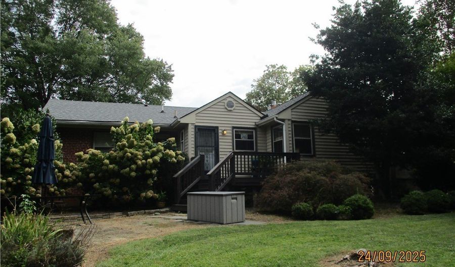 126 Beverly Rd, Ashland, VA 23005 - 3 Beds, 3 Bath