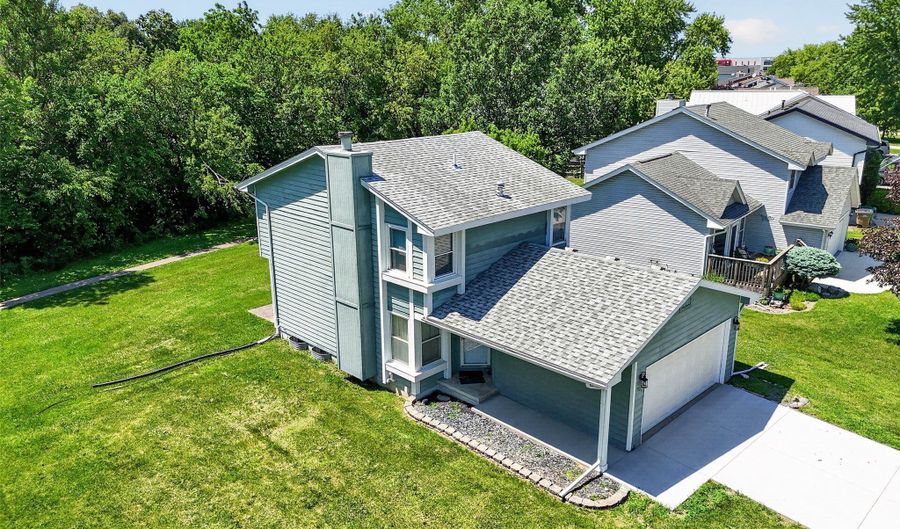 920 9th Ave NW, Altoona, IA 50009 - 3 Beds, 3 Bath