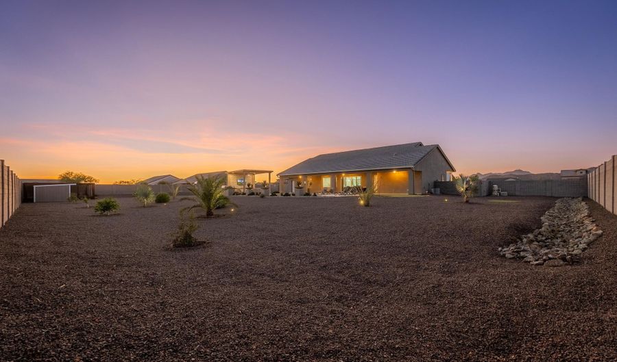 9037 W GARNET MOUNTAIN Dr, Casa Grande, AZ 85194 - 4 Beds, 3 Bath