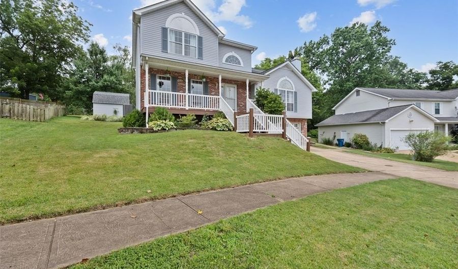 2371 Riverbluff Dr, Arnold, MO 63010 - 3 Beds, 4 Bath