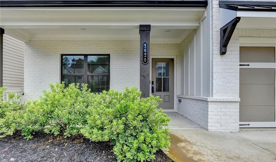 1620 Branthaven Ln, Auburn, GA 30011 - 4 Beds, 3 Bath