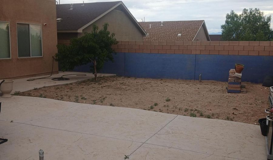 11024 BOWIE Rd SW, Albuquerque, NM 87121 - 5 Beds, 3 Bath