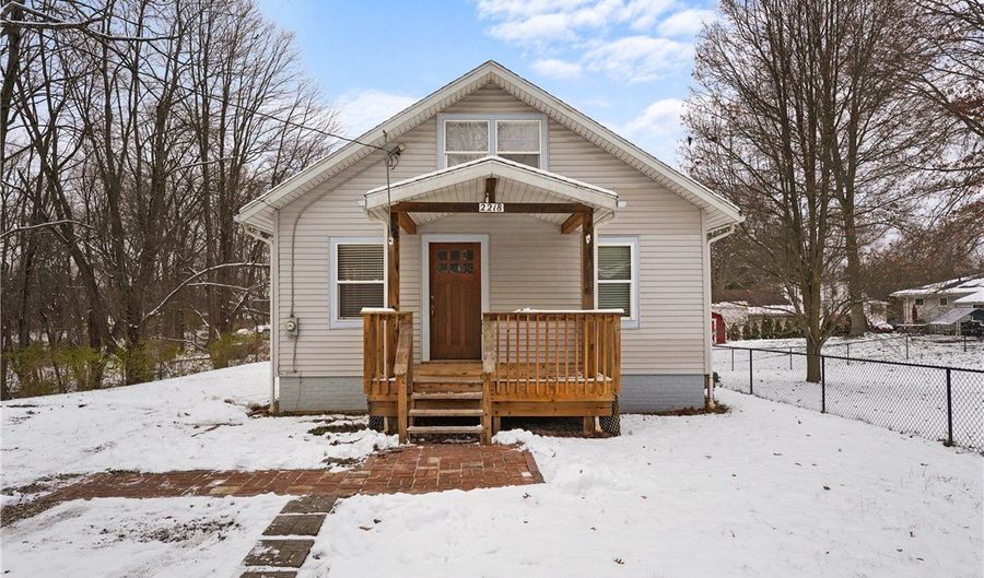 2218 Lee Dr, Akron, OH 44306 - 3 Beds, 2 Bath