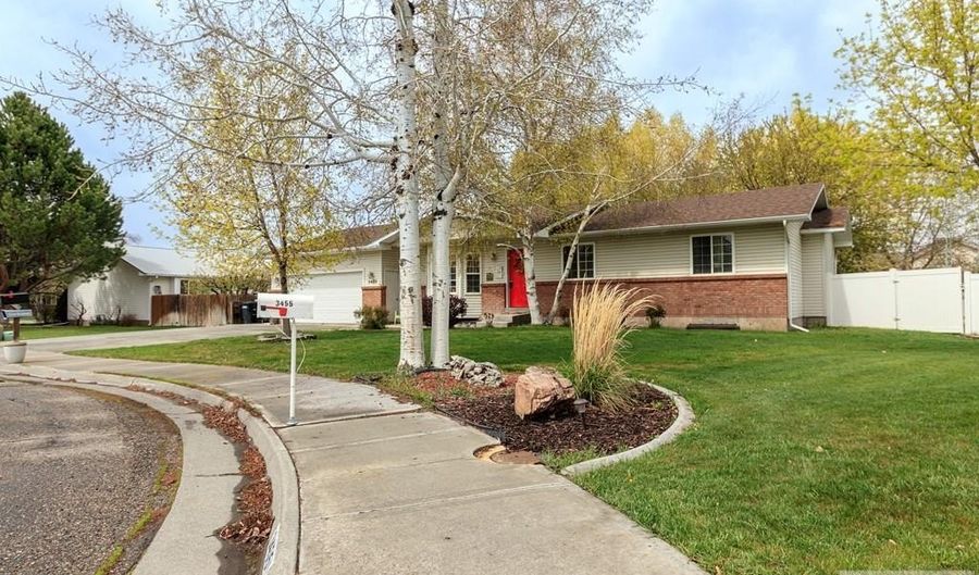 3435 E Circle S Dr, Ammon, ID 83406 - 5 Beds, 3 Bath