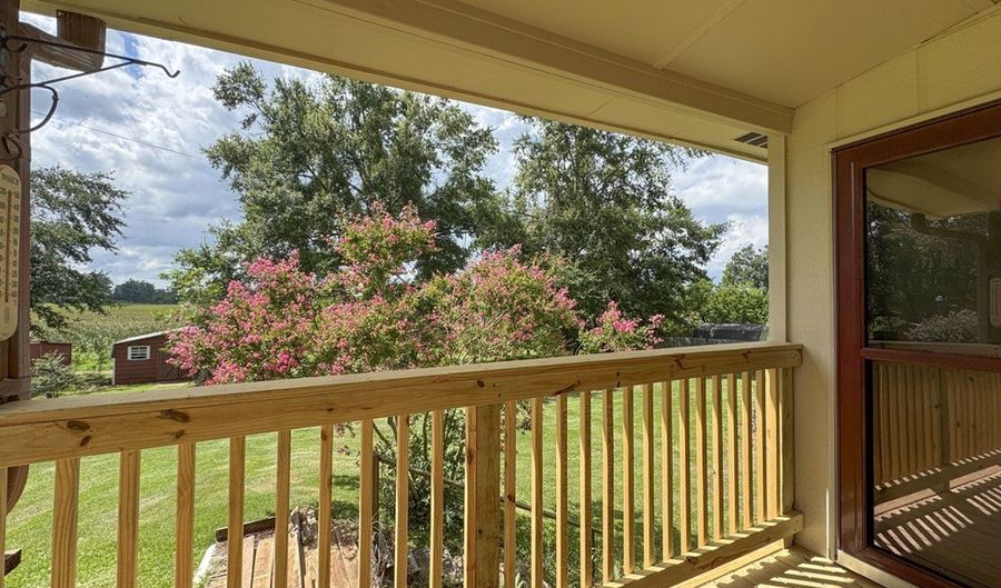 256 Pollard St, Batesville, MS 38606 - 3 Beds, 2 Bath