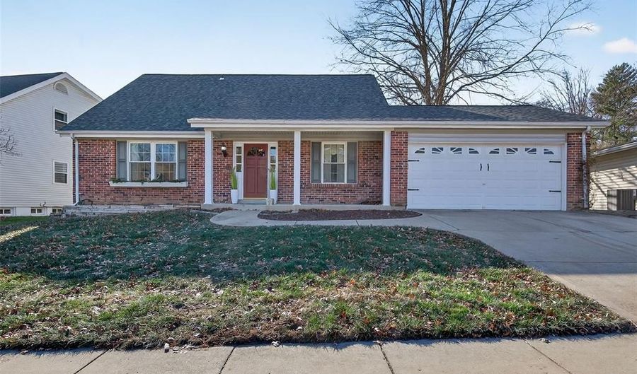 618 Running Creek Dr, Ballwin, MO 63021 - 5 Beds, 3 Bath