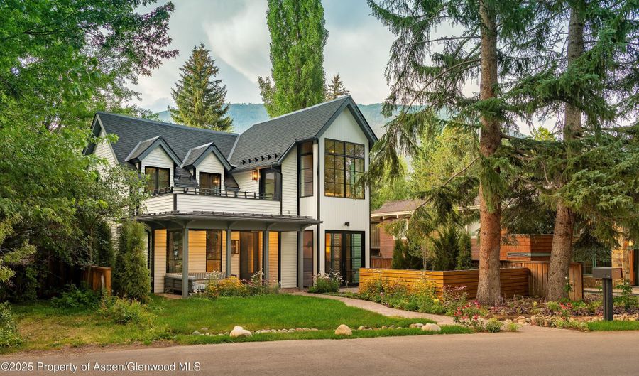 614 W North St, Aspen, CO 81611 - 7 Beds, 7 Bath