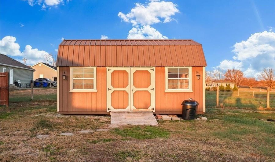 1177 Browning Rd, Auburn, KY 42206 - 3 Beds, 2 Bath