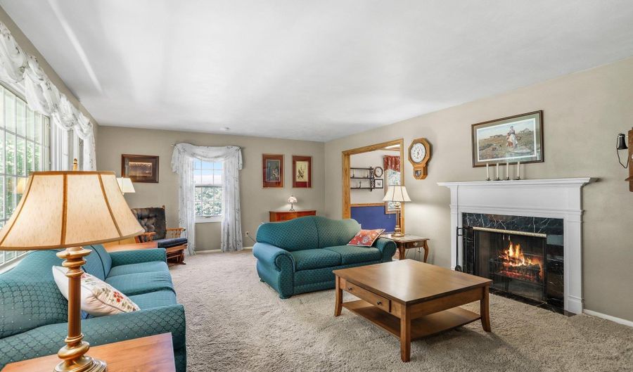 5310 Dorsett Dr, Madison, WI 53711 - 4 Beds, 4 Bath