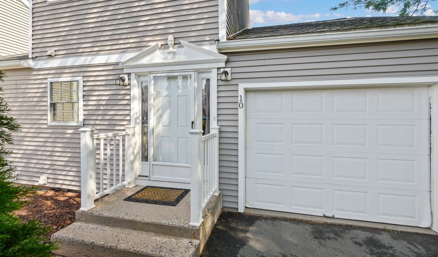 10 Linden Ct 10, Bloomfield, CT 06002 - 1 Beds, 2 Bath