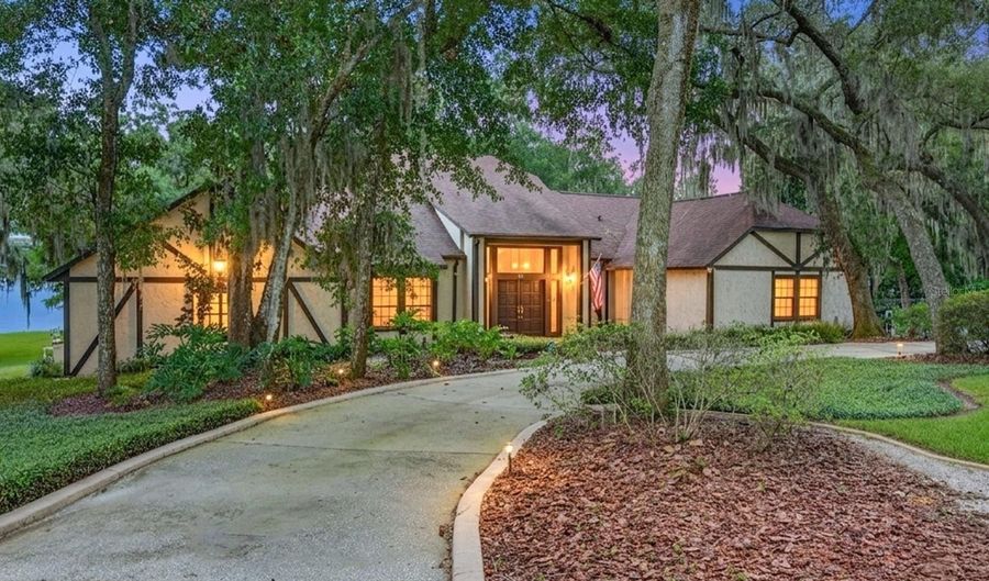 671 QUIETWATER Cv, Altamonte Springs, FL 32701 - 3 Beds, 3 Bath