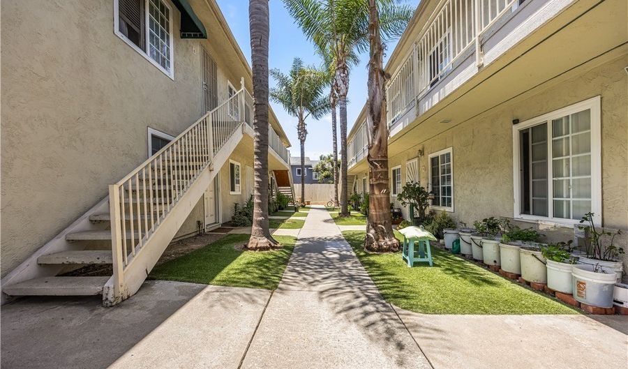 2217 Burroughs St 5, San Diego, CA 92111 - 2 Beds, 1 Bath