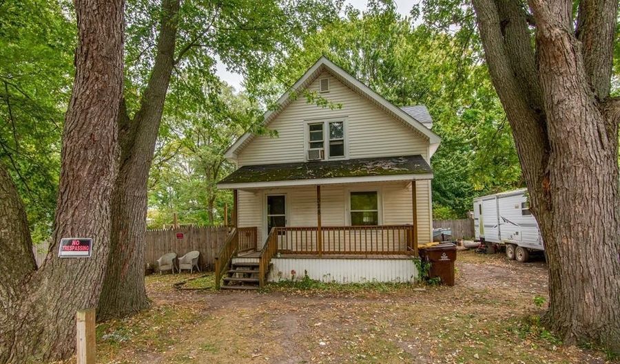 328 Republic Ave, Alma, MI 48801 - 3 Beds, 1 Bath