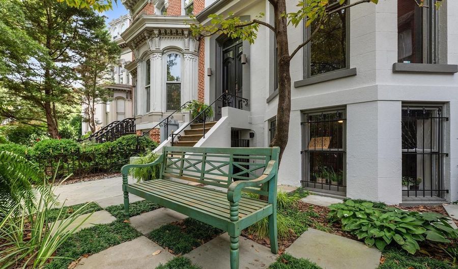 1302 RHODE ISLAND Ave NW #B, Washington, DC 20005 - 2 Beds, 2 Bath