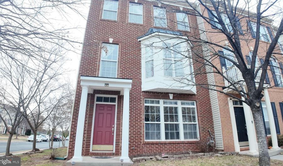 44290 PAWNEE Ter, Ashburn, VA 20147 - 4 Beds, 4 Bath