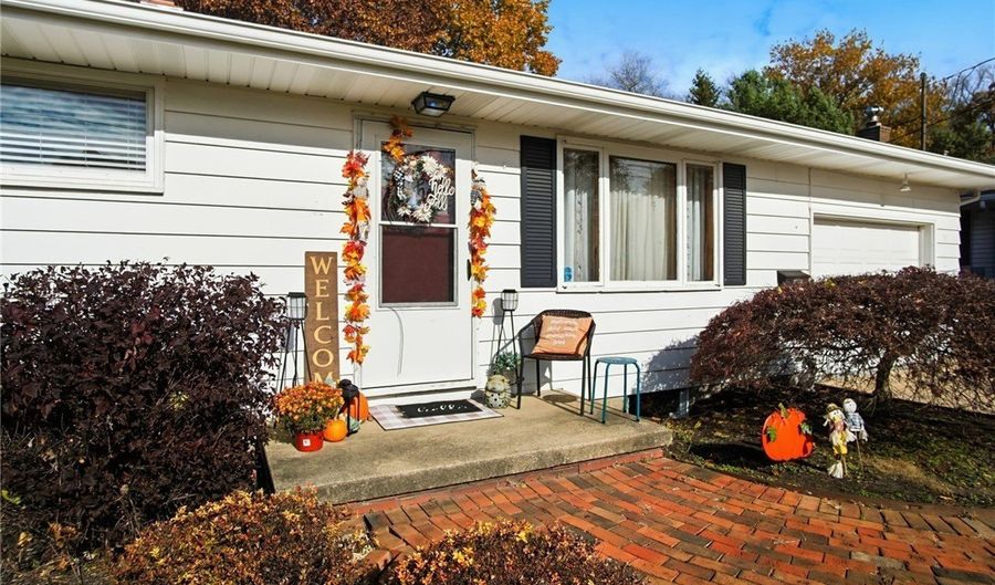 2239 Springfield Center Rd, Akron, OH 44312 - 3 Beds, 1 Bath