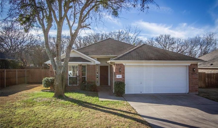 613 Smyth St, Aledo, TX 76008 - 3 Beds, 2 Bath