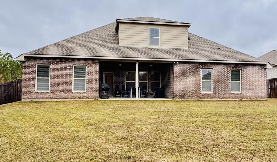 9265 Natures Trl, Biloxi, MS 39532 - 5 Beds, 3 Bath