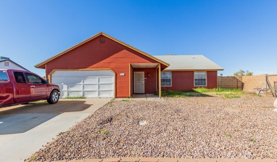 126 N COTTONWOOD St, Chandler, AZ 85225 - 3 Beds, 2 Bath