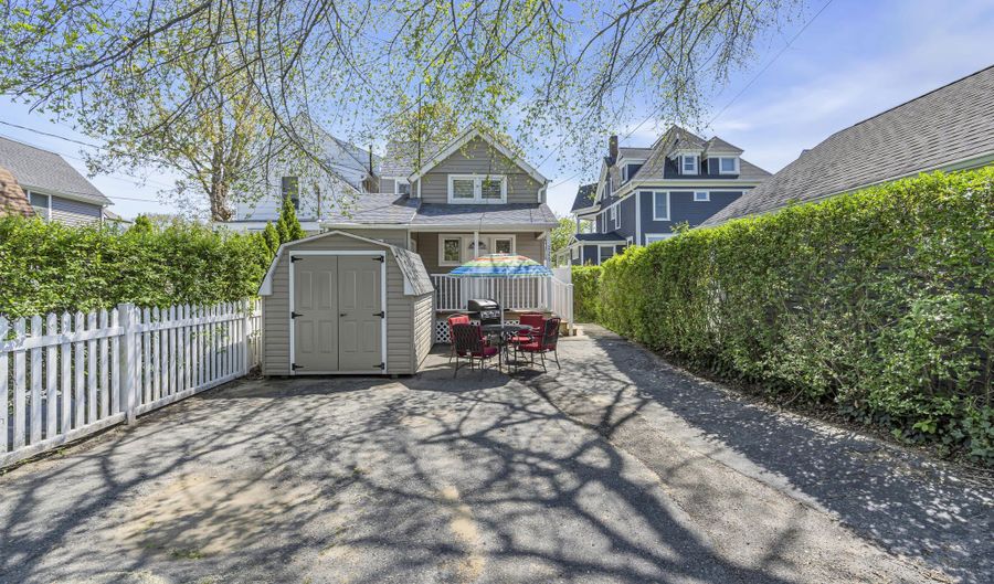 226 Sylvania Ave, Avon By The Sea, NJ 07717 - 5 Beds, 4 Bath