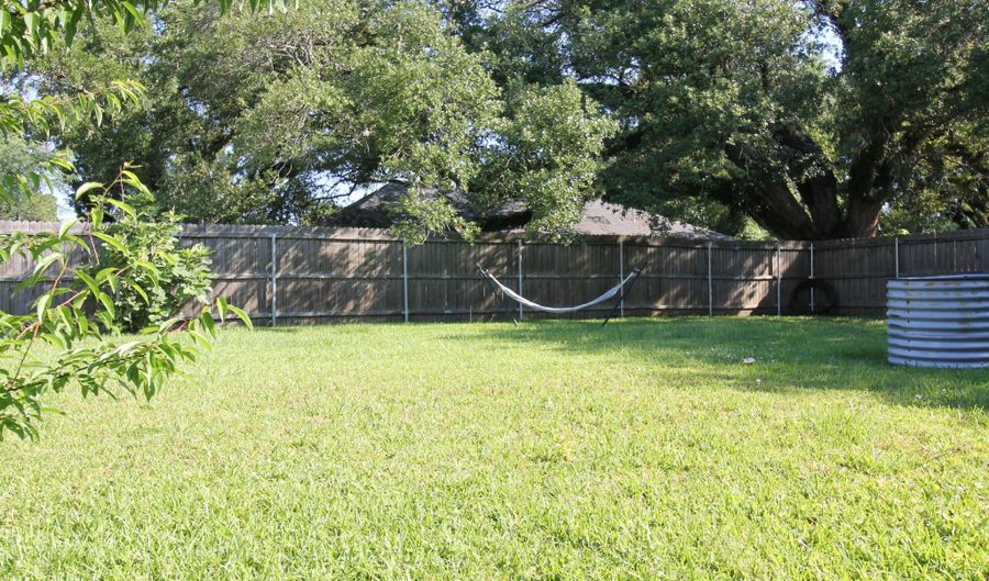 254 Union St, Arnaudville, LA 70512 - 2 Beds, 2 Bath