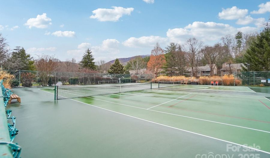 2 Creekside Ln, Asheville, NC 28803 - 2 Beds, 2 Bath