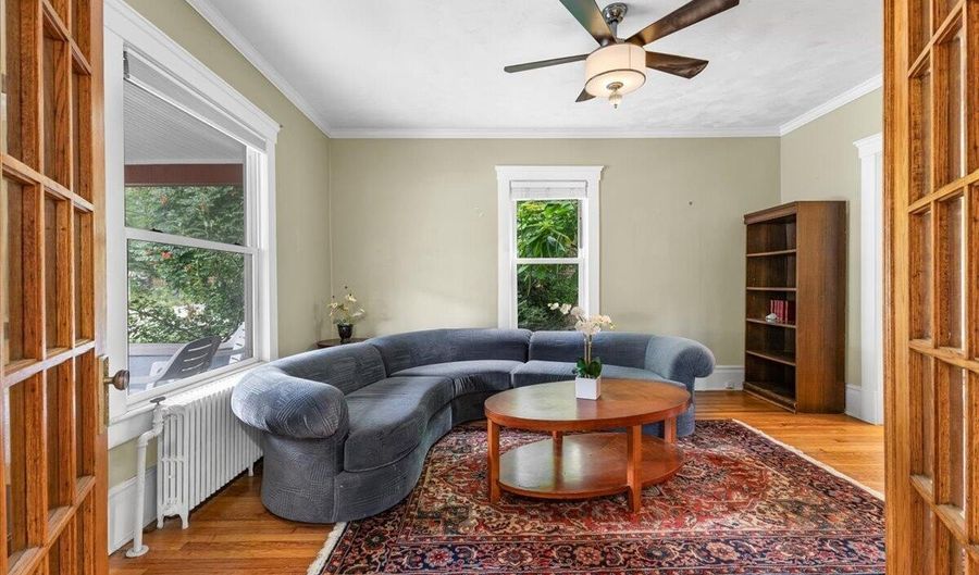 910 W Huron St, Ann Arbor, MI 48103 - 4 Beds, 3 Bath