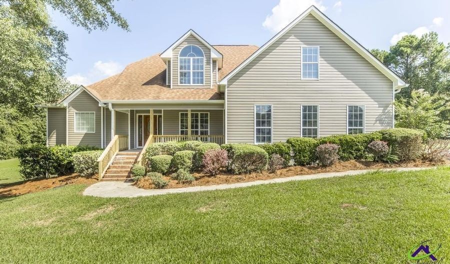 355 Old Oak Rd, Macon, GA 31216 - 3 Beds, 3 Bath
