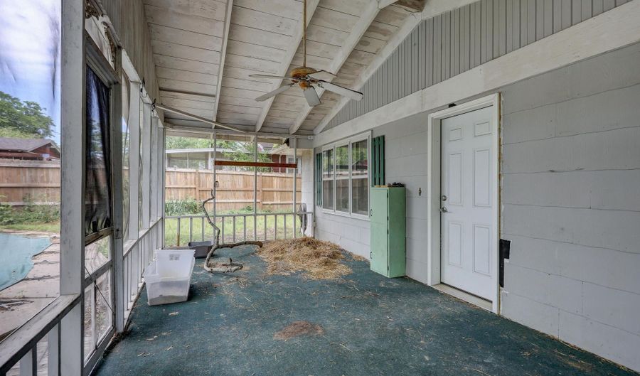 1643 Washington Ave, Baxter Springs, KS 66713 - 4 Beds, 2 Bath