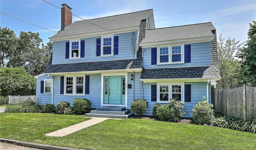 4 Harlem St, East Providence, RI 02916 - 4 Beds, 2 Bath
