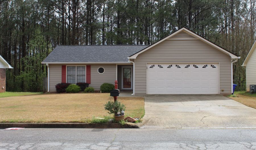 305 Cornwallis Way, Fayetteville, GA 30214 - 3 Beds, 2 Bath