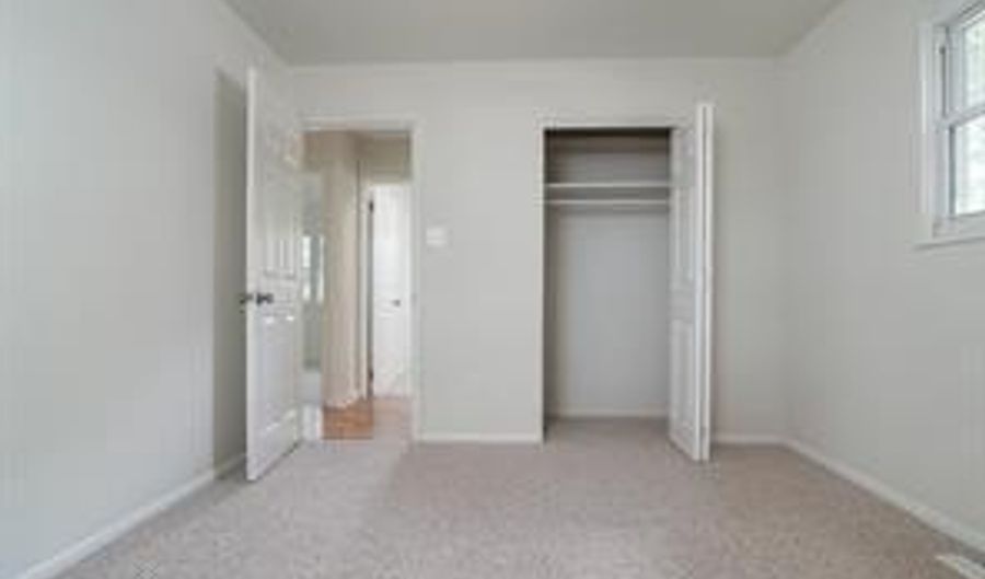 279 SAMUEL PAYNTER Dr, Dover, DE 19904 - 3 Beds, 1 Bath