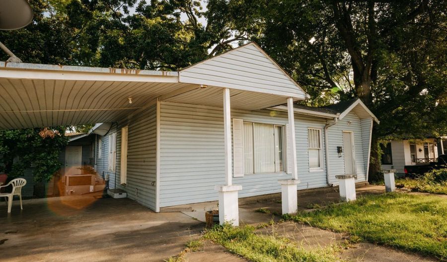 424 W South St, Benton, AR 72015 - 4 Beds, 2 Bath