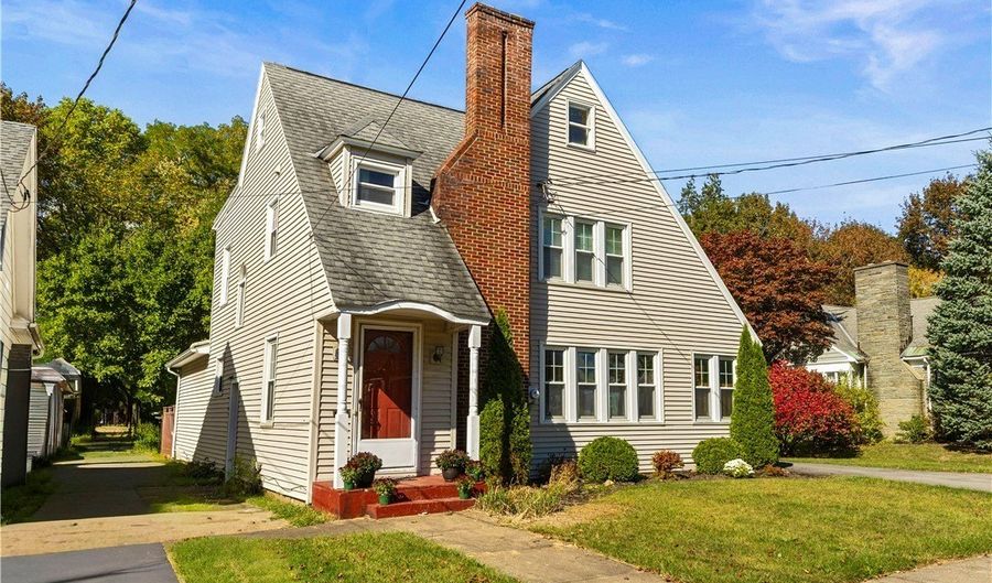 2812 Ogden Pl, Utica, NY 13501 - 3 Beds, 2 Bath