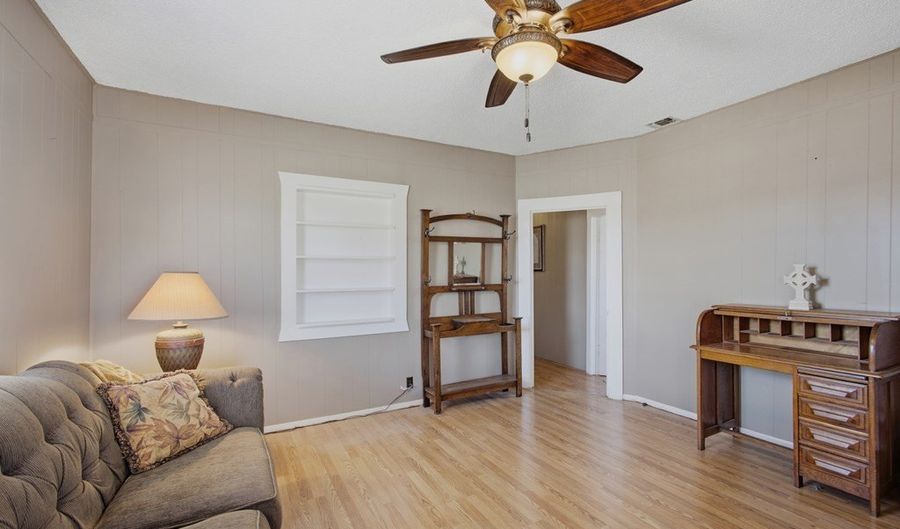 101 N 14th St, Alpine, TX 79830 - 3 Beds, 1 Bath
