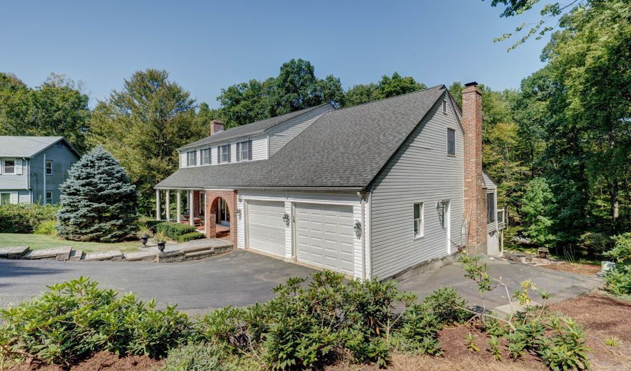 165 Oak Ridge Dr, Berlin, CT 06037 - 4 Beds, 4 Bath