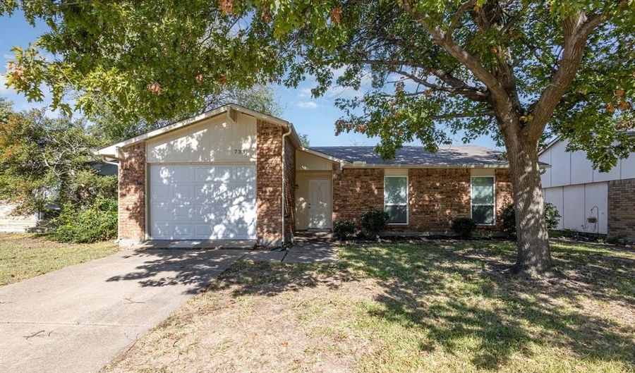 733 Rolling Ridge Dr, Allen, TX 75002 - 3 Beds, 2 Bath