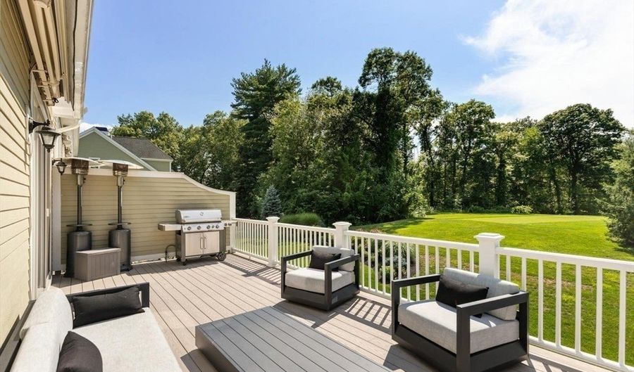 11 Crenshaw Ln 11, Andover, MA 01810 - 3 Beds, 5 Bath